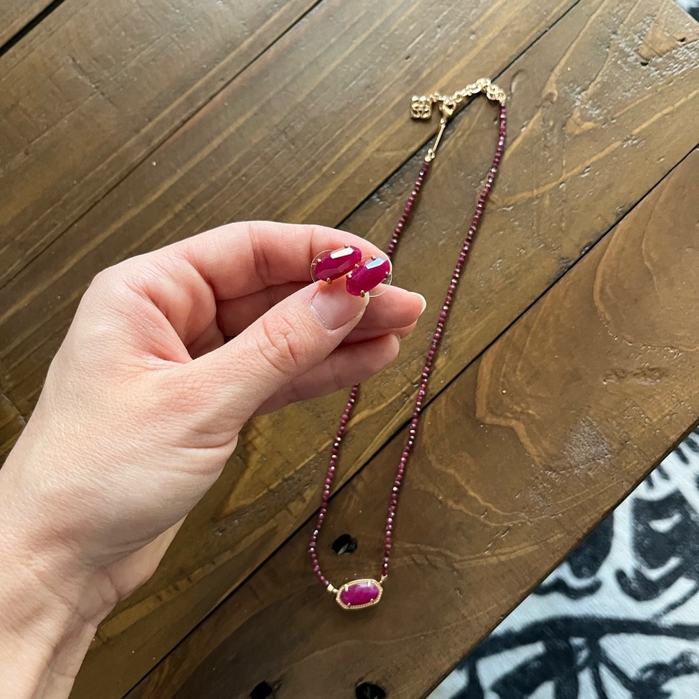 Kendra Scott necklace and earring set
